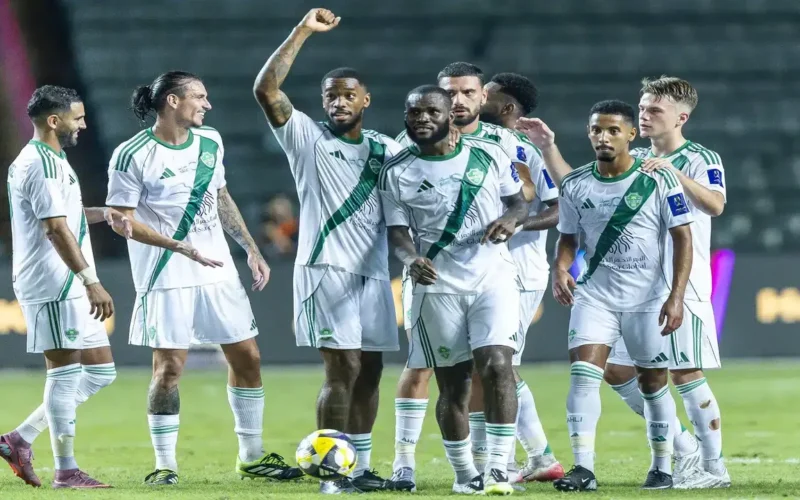 مشاركة نجم الأهلي في كلاسيكو الهلال تحسم بعد الحصول على الضوء الأخضر